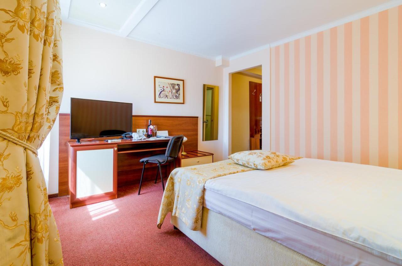 Raziotel Kryvy Rih Buitenkant foto