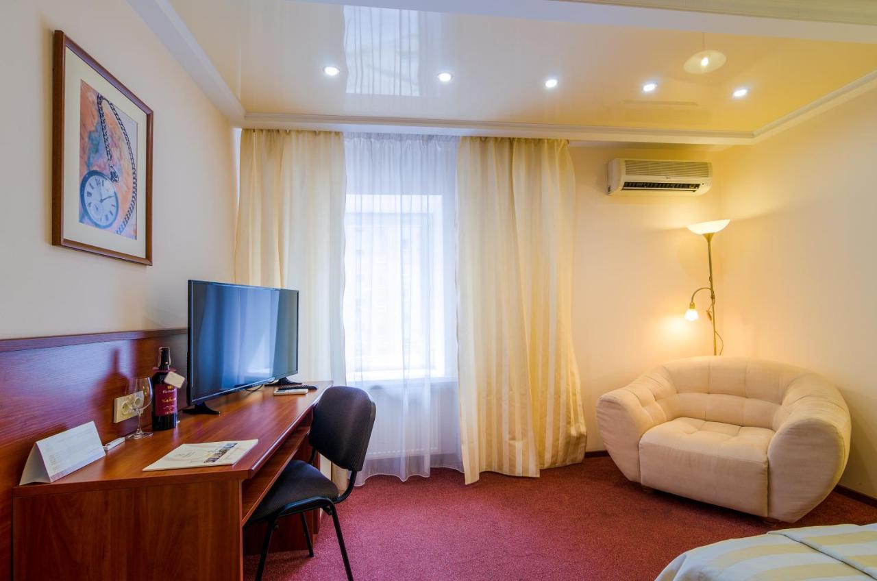 Raziotel Kryvy Rih Buitenkant foto