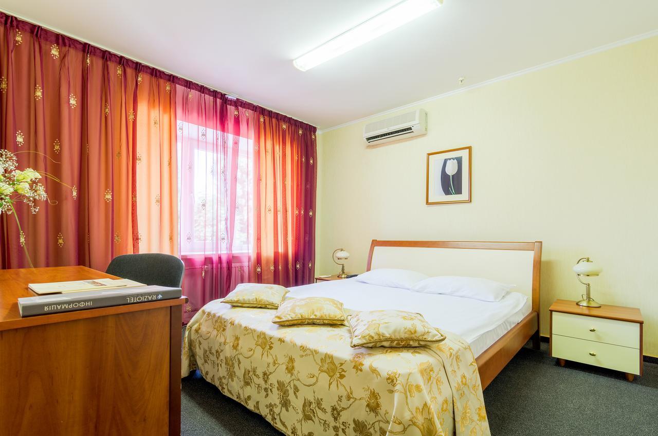 Raziotel Kryvy Rih Buitenkant foto